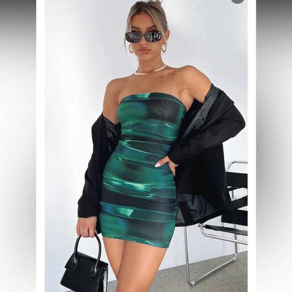 BRAND NEW Spark The Passion Mini Dress Green Distortion Whitefox Boutique XS - Picture 2 of 6